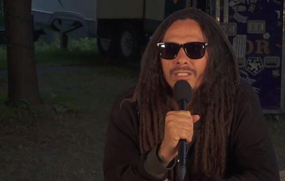 KORN&#039;s MUNKY Says RIHANNA Is A &#039;Badass Bitch&#039; Who Has A &#039;Metalhead Edge About Her&#039;