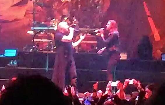 Video: HALESTORM&#039;s LZZY HALE Joins DISTURBED For U2 Cover In Nashville