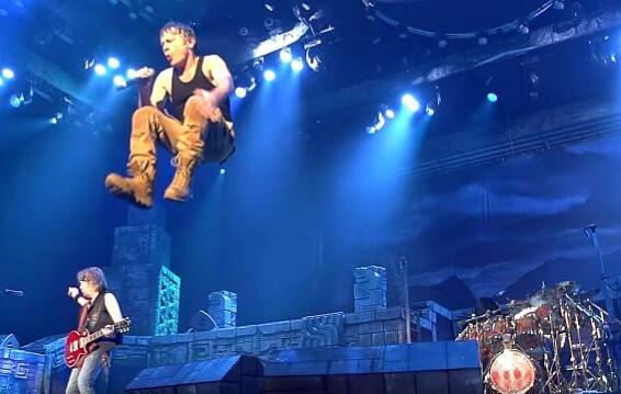 IRON MAIDEN: Official Video Footage From First Few Shows Of &#039;The Book Of Souls&#039; Tour