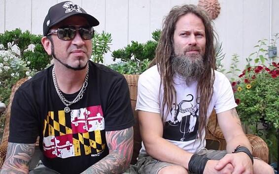 HELLYEAH&#039;s TOM MAXWELL, KYLE SANDERS Talk To MUSIC JUNKIE PRESS (Video)