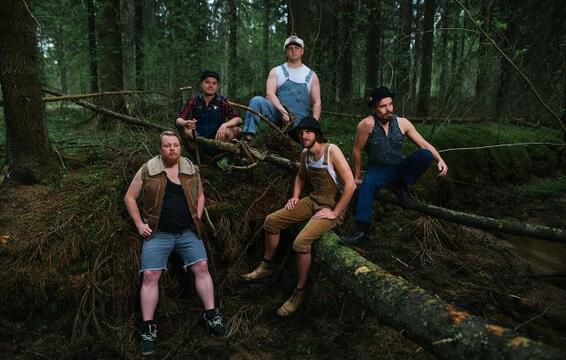 IRON MAIDEN&#039;s &#039;Aces High&#039; Hillbillified By STEVE &#039;N&#039; SEAGULLS (Video)