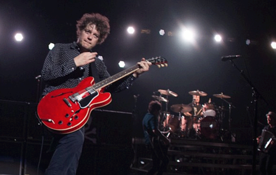 Green Day Touring Guitarist Jason White Has Been Diagnosed With Tonsil Cancer