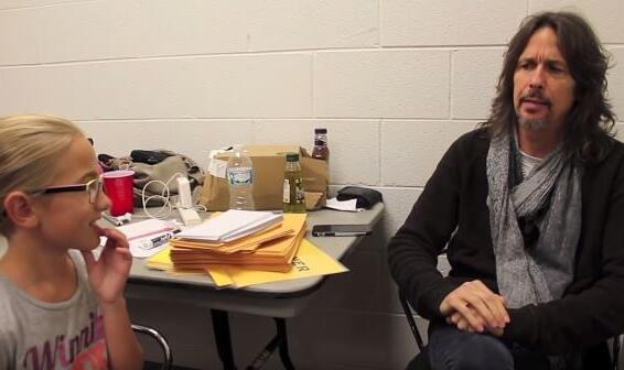 FOREIGNER&#039;s KELLY HANSEN Featured On &#039;Kids Interview Bands&#039; (Video)