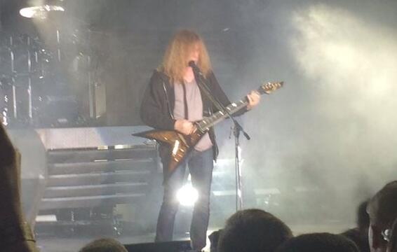 MEGADETH Plays Special USO Show In Norfolk, Visits George Washington Aircraft Carrier