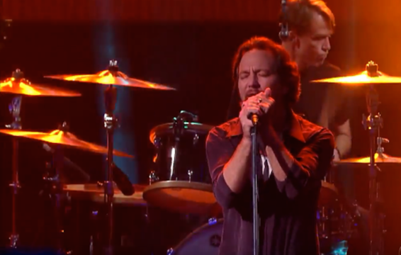 Pearl Jam Duet on ‘Rockin’ in the Free World’ With Stephen Colbert for First Live Performance of 2015