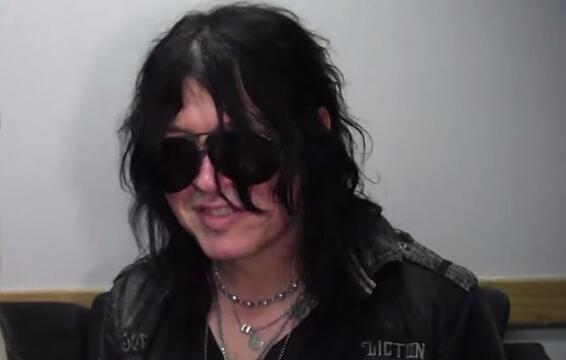 TOM KEIFER On STEVEN TYLER&#039;s Country Solo Single: &#039;He&#039;s Definitely Someone Who Can Pull That Off&#039;