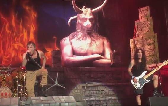 How IRON MAIDEN&#039;s &#039;The Book Of Souls&#039; Stage Gets Built (Video)