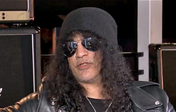 SLASH On What Fans Can Expect From Next Album: &#039;I&#039;m Always True To The School&#039;